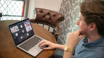 Leader managing a remote team virtually